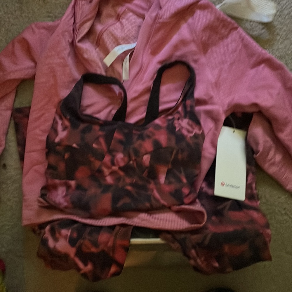 Lululemon leggings! Size 2 - Picture 5 of 5
